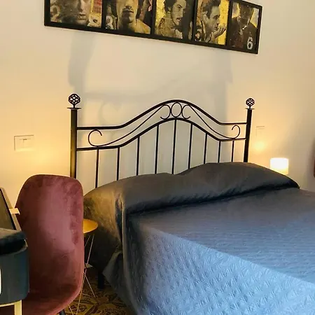 Casa vacanze Palestro 8_art House *